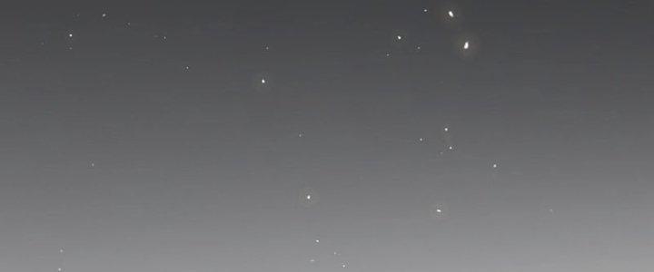 Thánh Địa Muốn Phá Sản, Ta Tạo Ra Điện Thoại Di Động! Chapter 10 - Trang 2